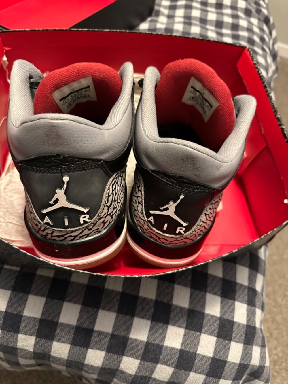 Jordan 3 - Picture 3 of 3